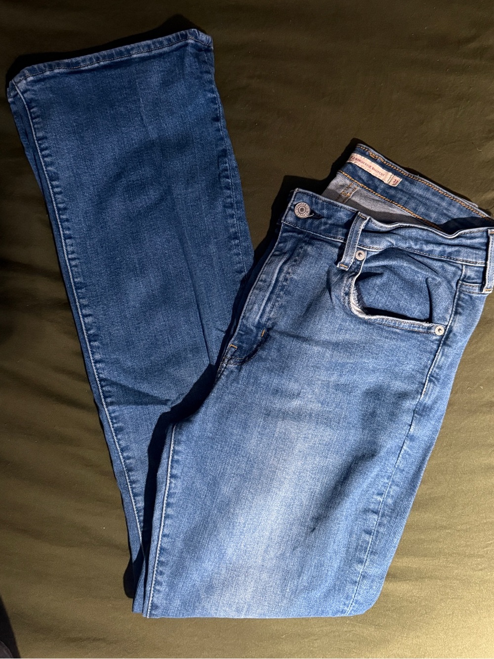 Levi’s 725 high rise bootcut
